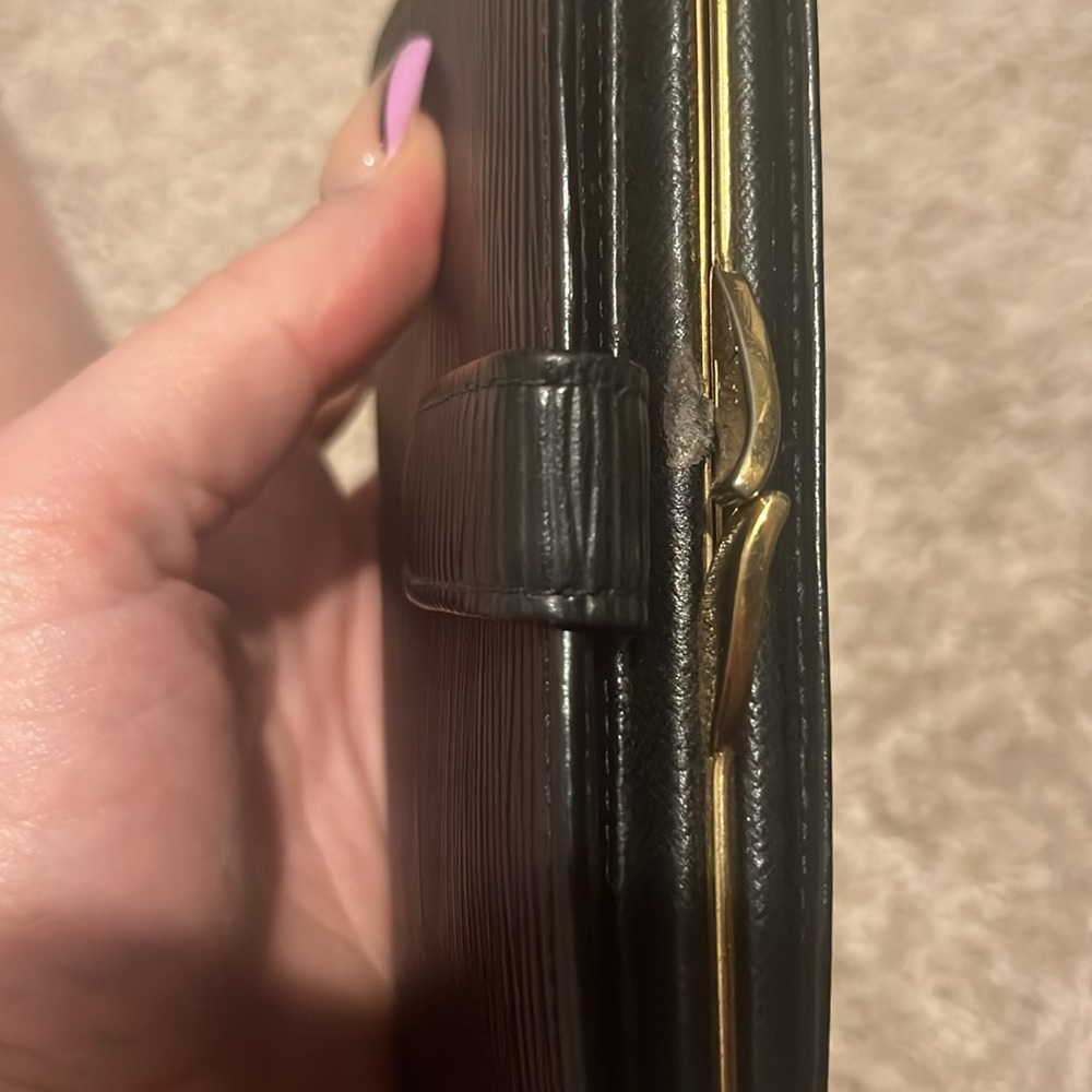 Louis Vuitton Epi Wallet - Picture 6 of 6